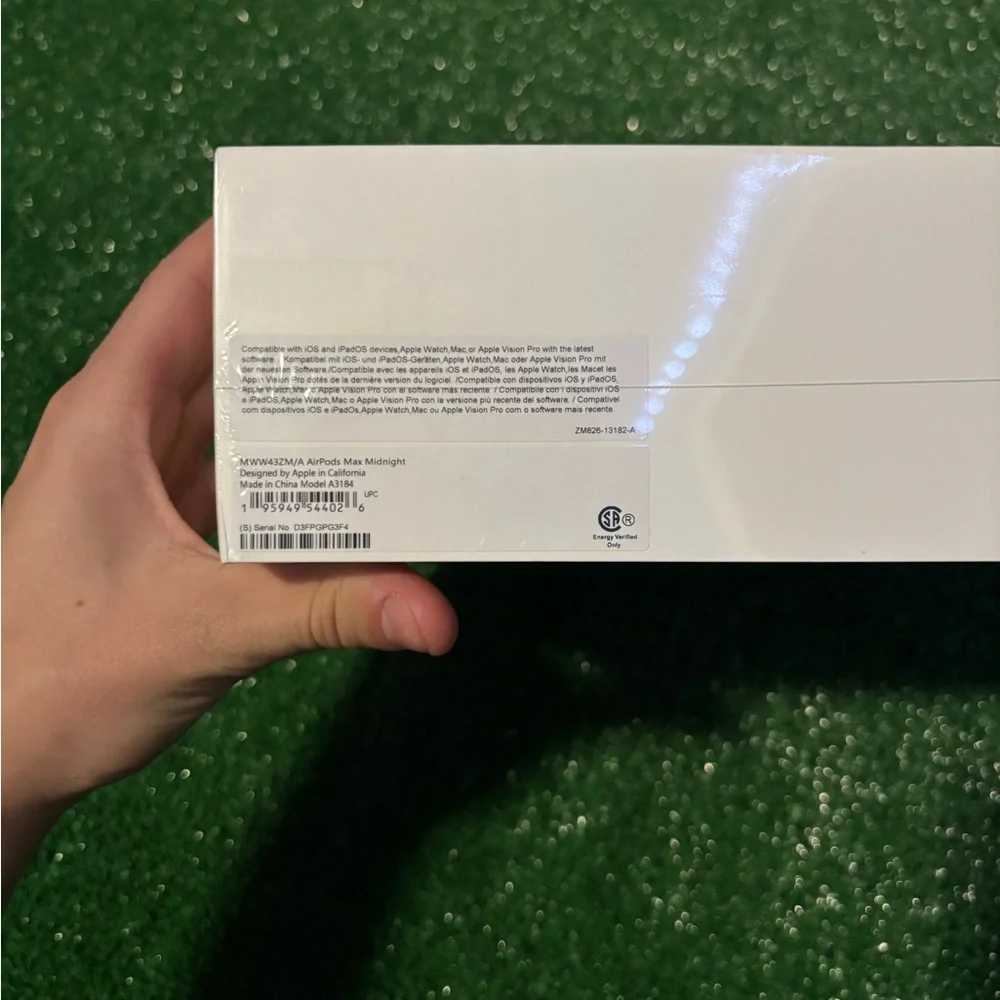 Apple AirPods Max - Space Gray Over-Ear Headphones - Picture 3 of 5